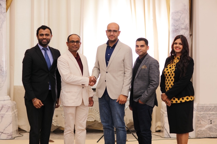 From left - Anand Lakhwani, Infra Practise Head - Finesse, Sunil Paul, Co-Founder Finesse, Extreme right Arti Sogani, Medcare announces partnership with finesse