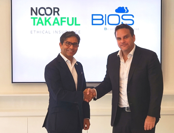 Rajesh Sethi, CEO of Noor Takaful and Dominic Docherty, Managing Director, BIOS Middle East Noor Takaful chooses BIOS Middle East’s Cloud