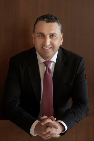 Anthony Shiner, Chief Digital Lifestyle & Innovation Officer at EITC du customers can now pay with Apple Pay