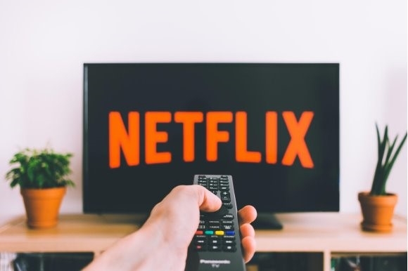 VOD platforms have witnessed the average viewing time rising from 116.4 billion minutes per week to 156.1 billion minutes.
VPN usage rises by 180% due to skyrocketing streaming of Netflix