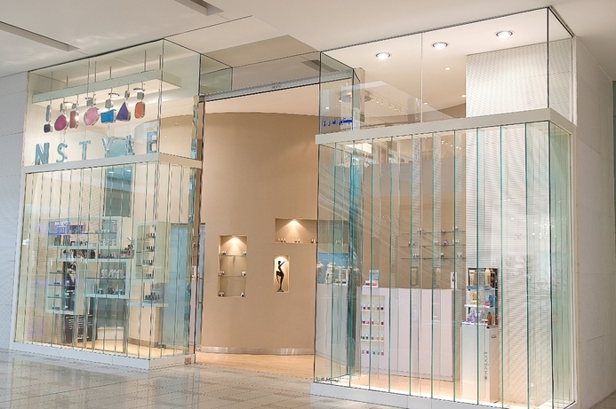 Bazzari: "Our contact centre today efficiently manages all customer interactions and a single telephone number is all that is needed to take an appointment at any of our UAE stores." Beauty company announces ‘unique contact centre’ in UAE