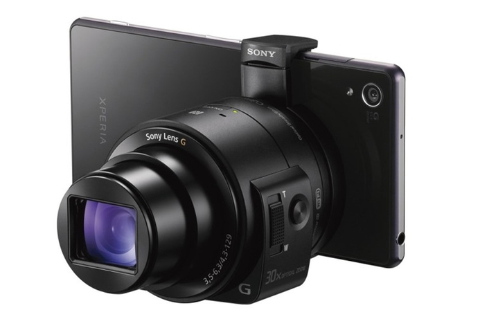 Both lenses work with smartphones through the PlayMemories Mobile app for iOS and Android. Sony introduces interchangeable-lens concept