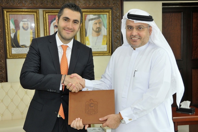 (l-r): Ali Matar, Head of LinkedIn Talent Solutions, MENA and HE Dr. Abdulrahman Al Awar, Director General of FAHR. Ninety thousand UAE govt employees to join LinkedIn