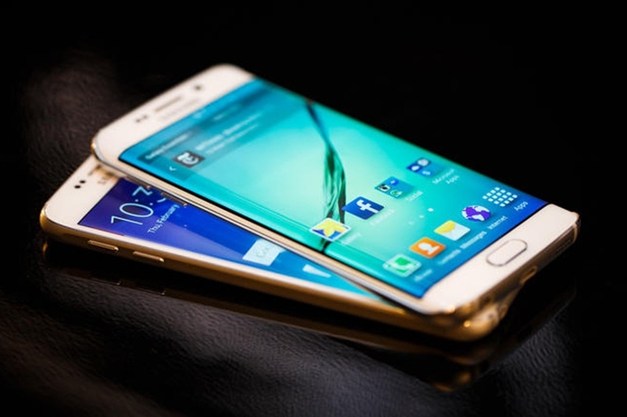 The battle began in 2011 when Apple accused the South Korean smartphone manufacturer for copying particular features on the iPhone Samsung wins patent war with Apple