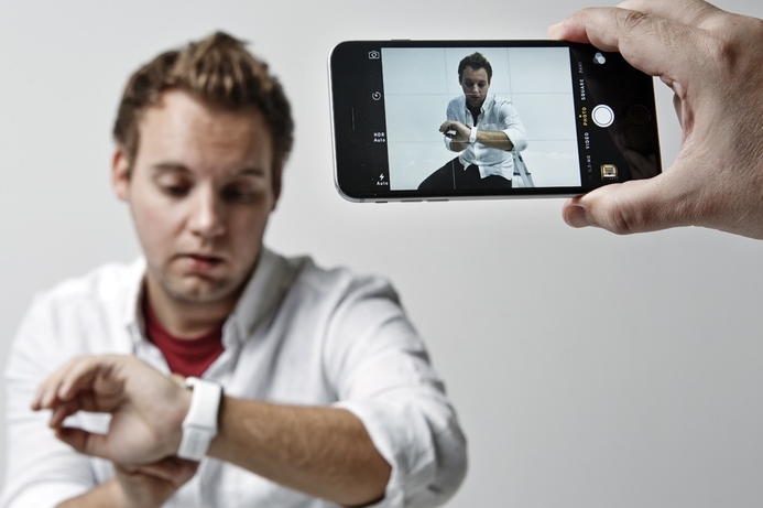 "Siri, did I leave the oven on?" Apple Watch can now talk to kitchen appliances