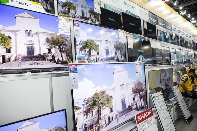 The age of UHD/4K/SUHD is now well established. GITEX Shopper 2015 bargains: TVs