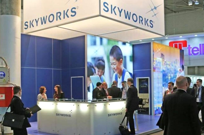 Skyworks Solutions Inc has trumped rival Microsemi with a $2.27bn bid to buy PMC-Sierra. PMC-Sierra reiterates commitment to Skyworks deal