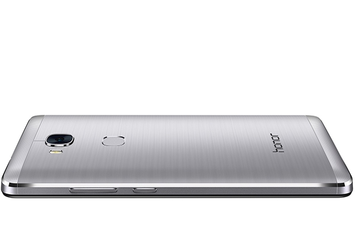 Combination of full metal body that, multi-fingerprint sensor and other solid specs makes the 5X a genuine contender. honor 5x arrives in the Middle East
