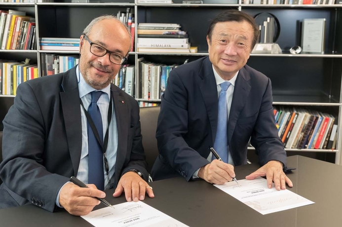 Markus Limberger, Chief Operating Officer (COO) of Leica Camera AG and director of the Max Berek Innovation Lab and Ren Zhengfei, Chief Executive Officer of Huawei Huawei, Leica Camera AG establish R&D centre