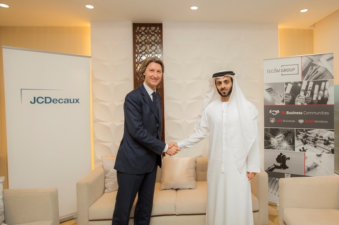 The signing ceremony was attended by Jean-Charles Decaux, Chairman of the Executive Board and Co-CEO of JCDecaux and Malek Al Malek CEO of TECOM Business Parks TECOM Group, JCDecaux partner for futuristic advertising solutions
