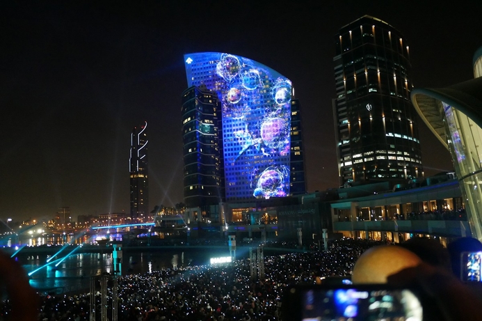 This projected image on the fountain was verified the Guinness World Records for the largest water screen projection on 26 December 2016 at Dubai Festival City DFC uses Panasonic projectors to enter Guinness World Records