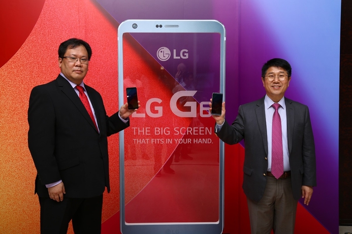 Taking on board consumer feedback and user opinion, the G6 instills and back-to-basic approach but with premium features. The LG G6 dubbed as 'the big screen that fits in your hand’
