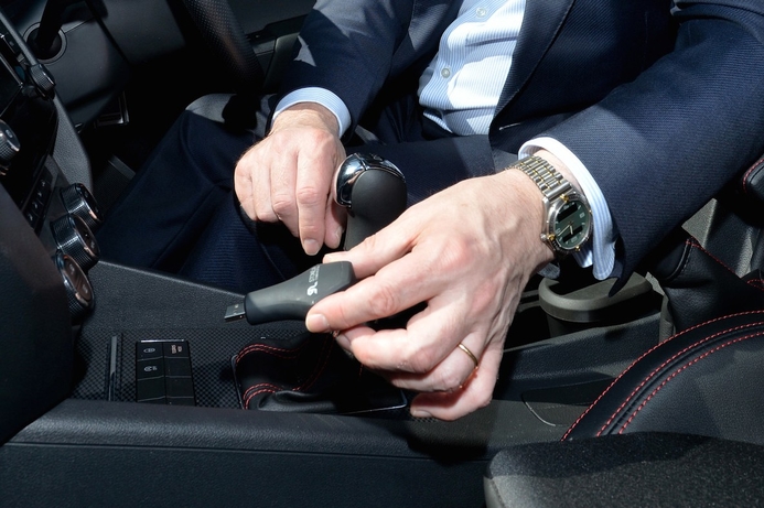 The first tracking device from Stonelin to launch in 2017 will be the V-Trak, a low-cost aftermarket vehicle tracker that aids fleet managers to oversee vehicle performance. Orange and Stonelin join forces to tackle IoT technology