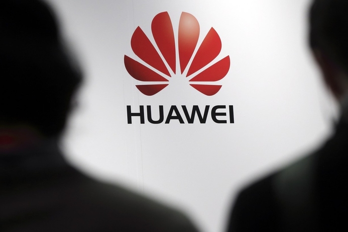 Huawei is not alone in designing a foldable phone, other vendors are also in the design stage. Huawei may release foldable phone next year