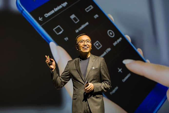 Huawei launched the Honor 9 at an event in Germany. Huawei unveils Honor 9