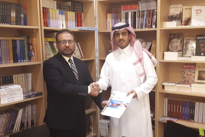 (L-R) Muhammad Amir Ehtesham, sales manager of Focus Softnet with Mr. Mamdouh Aldakhil, vice president of Madarek Publishing House after signing the contract. Madarek Publishing House selects Focus 8 for future growth and scalability