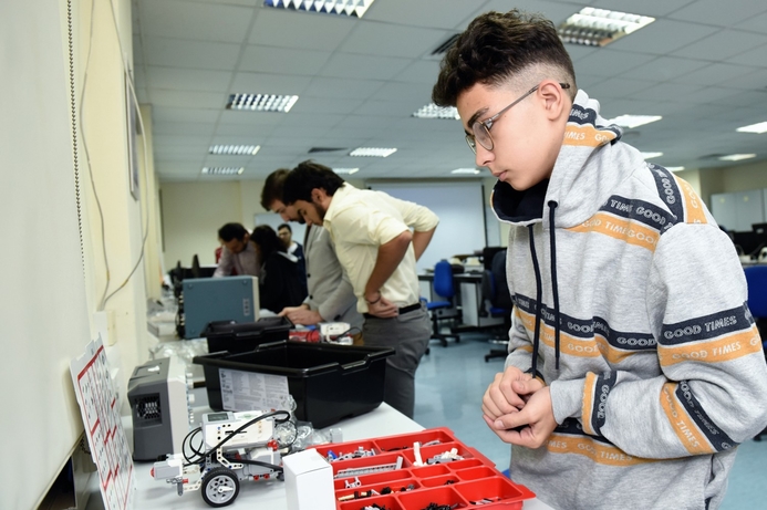 The AUS High School Computing Camp was held to engage students in computer science. AUS hosts computing camp for high schoolers