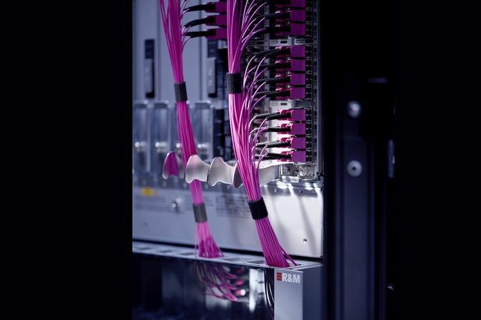R&M’s new self-contained solution is ideal for rapid deployment at the network edge. R&M micro data centre brings telco services to the edge