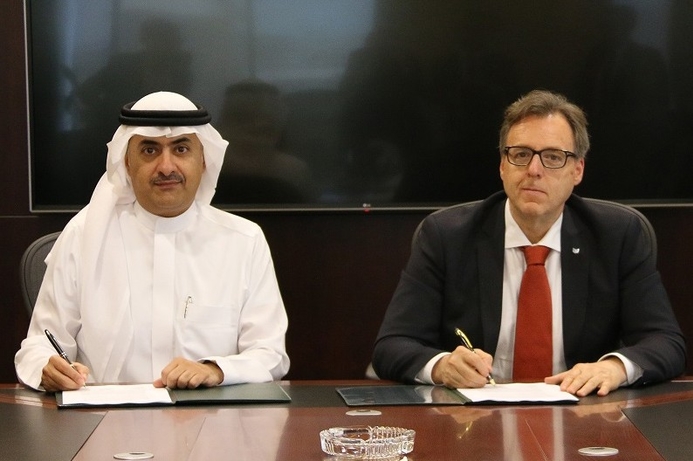 (l-r): Faisal Al Quraishi, Chairman, Ali Zaid Al Quraishi & Brother Co and Stefano Zenti, Executive Vice President Emerging Markets Business Unit Canon Europe. Canon launches direct operations in Saudi Arabia