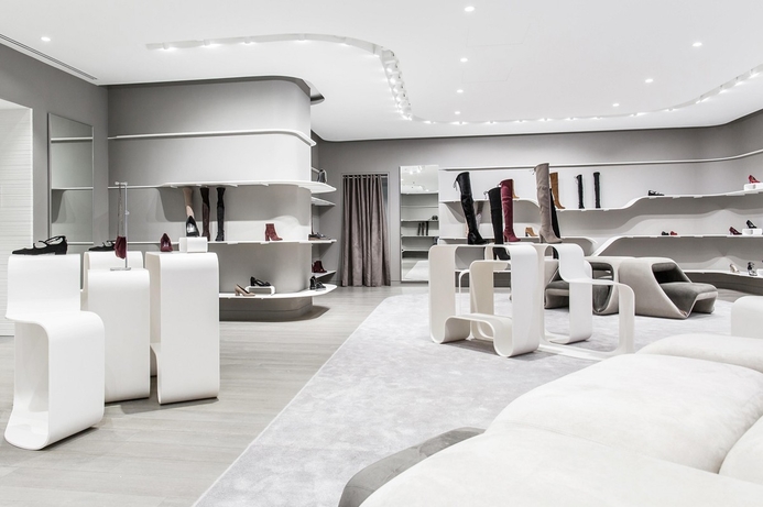 Treating retail space more like a gallery is crucial to provide customers with a memorable shopping experience. Brick-and-mortar stores will survive digital onslaught