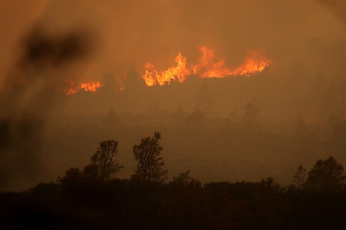 Verizon cut data speeds to a firefighter command vehicle. US telco cut data to firefighters tackling brush fire