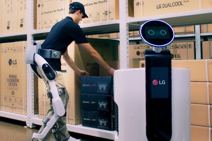 The LG SuitBot will support manual workers and integrate with other LG work robots. LG develops wearable robot exoskeleton