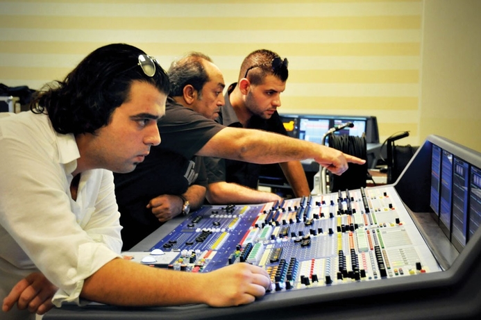 The Pro2 and Pro2C consoles will start shipping at the end of October. Users get to grips with Midas Pro2