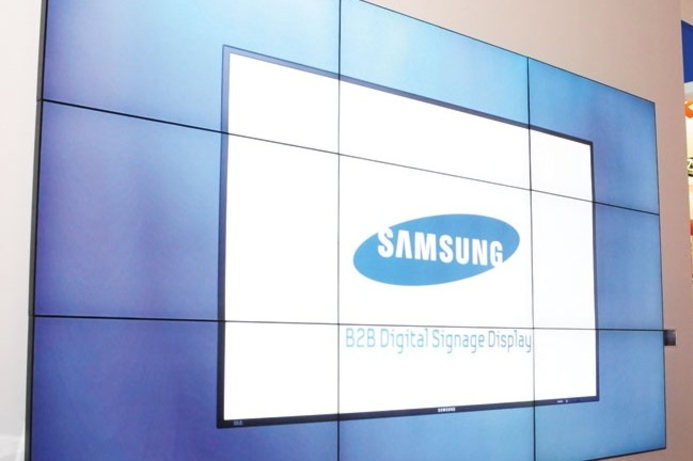 The UD55A LED video wall bezel-to-bezel rounds up to just 5.5 milimetres. Samsung goes slim and seamless