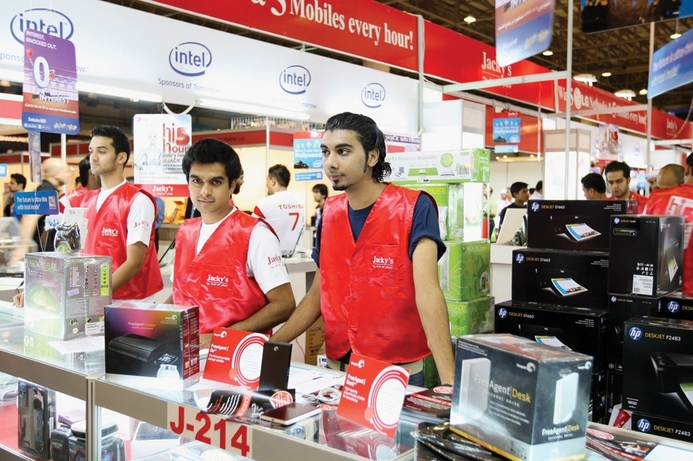 Canalys says the growth of Internet shopping is creating challenges for consumer electronics retailers. Expect more famous retailers to disappear