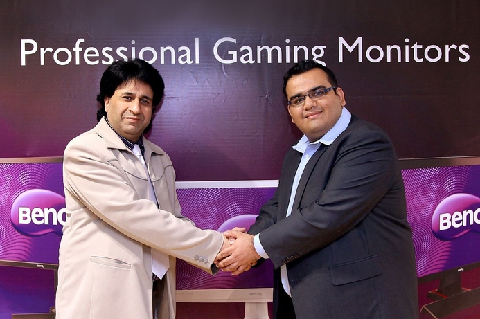 (l-r) Manish Bakshi, general manager of BenQ for the Middle East and Kishan Deepak Palija, managing director, Geekay Distribution. BenQ signs Geekay for gaming monitor distribution