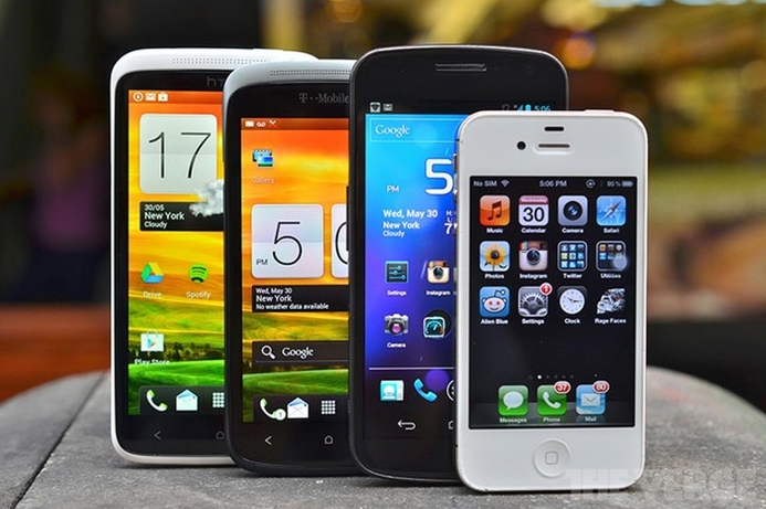 Vendors shipped a total of 1.0042bn smartphones worldwide in 2013, up 38.4% from the 725.3m units in 2012. Worldwide smartphone shipments top 1bn