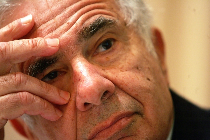 Icahn: We continue to own approximately 53m shares worth $6.5bn and… we have not sold a single share. Irascible Icahn values Apple at over $1trn