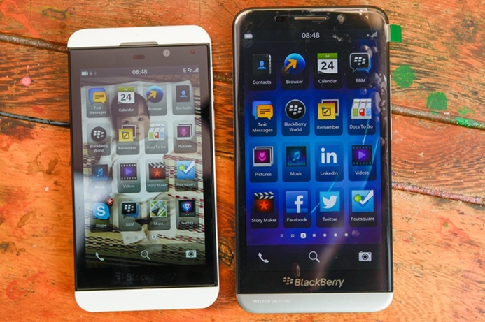 The display appears to be confirmed by the photos as a 5-inch 1280 x 720 AMOLED screen. BlackBerry opts for phablet with A10