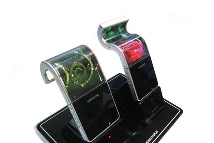 Samsung showed off its flexible designs at CES 2013 in Las Vegas in January this year underscored the importance that it attaches to bendy devices. Samsung announces launch of curved smartphone