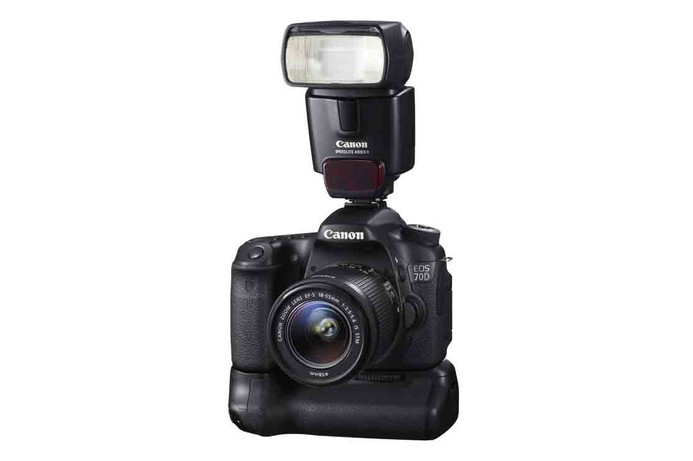 It’s the first Digital SLR to feature Dual Pixel CMOS AF technology, which is said to deliver smooth and accurate autofocus (AF) when shooting Full HD movies and fast AF acquisition when shooting in Live View mode. Canon introduces the EOS 70D