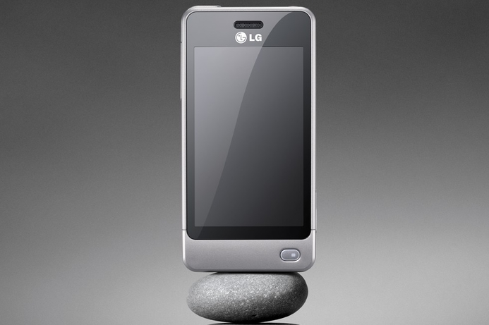 LG's Pop comes with a 3 megapixel camera and MP3 player. LG debuts solar-powered cellphone