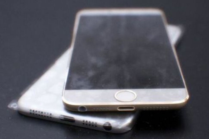 The leaked images appear to show a device that resembles the iPod Touch, incorporating a thin bezel. Apple iPhone 6 images leaked