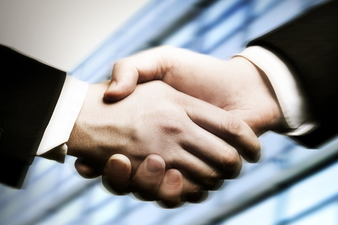 ComGuard and AirTight have signed a distribution agreement allowing ComGuard to bring AirTight's SpectraGuard wireless intrusion prevention (WIPS) and mobile end point protection products and services to the Middle East and North Africa. AirTight Networks, ComGuard sign agreement