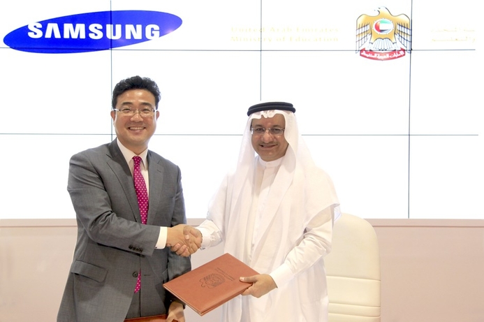 His Excellency Humaid Mohammad Al Qatami, Minister of Education, UAE and Mr. Young Soo Kim, President of Samsung Gulf Electronics Samsung to offer educational technology to special needs children