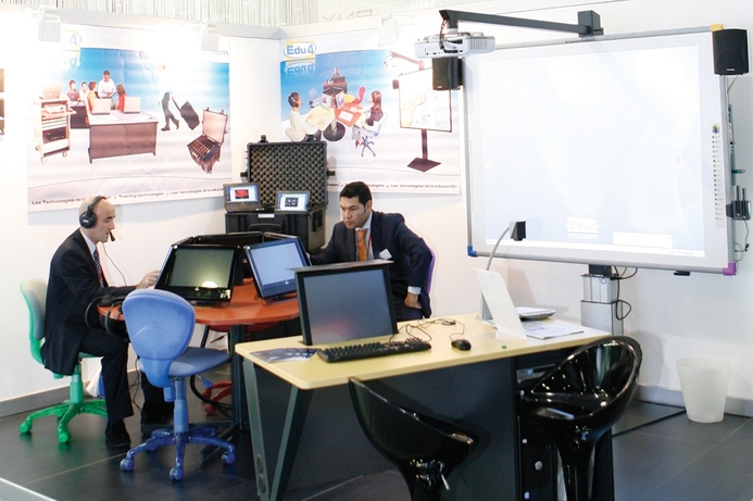 Edu4 is featuring its eeLab, a tactile technology for learning. Edu4 puts multimedia teaching tools on display