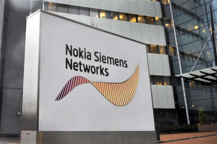 Nokia Siemens Networks has delayed its $1.2 billion deal to acquire the telecom network equipment arm of Motorola as it waits for Chinese regulators to complete their deal review. Nokia Siemens delays $1.2b Motorola acquisition