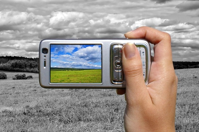 95% of EMEA holidaymakers take at least one internet enabled device along with them on holiday and are not prepared to switch off from emails, online entertainment or social media, according to new research from Brocade. 95% of EMEA holidaymakers stay connected