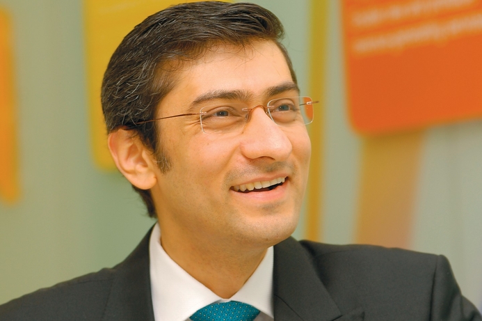 Rajeev Suri, chief executive officer, Nokia Siemens Networks says that the acquisition of Motorola Solutions will greatly expand Nokia's customer base and reach. Nokia Siemens Networks completes $975m acquisition