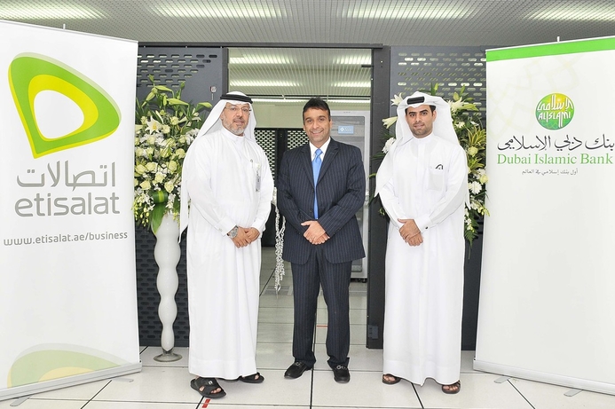 (l-r) Abdulla Hashim, Senior VP, Business Solutions, Etisalat, Nadeem Busheri, Senior Vice President -Head Information Technology of Dubai Islamic Bank, Musabbah Al Qaizi, Senior Vice President - Head Electronic Banking of Dubai Islamic Bank. Etisalat hosting data centre for DIB