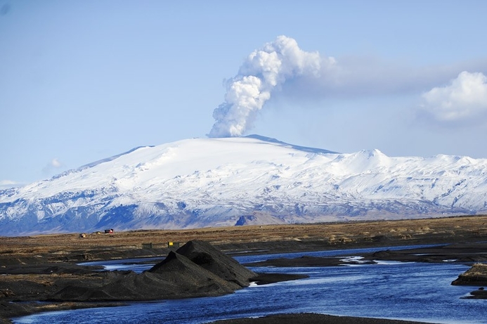 Ash and smoke from the Eyjafjallajökull volcano eruption left Europe a no-fly zone this week with airlines incurring huge losses. Volcano chaos spews profits for video conferencing market