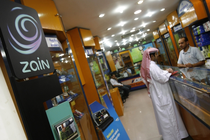 Etisalat's plan to acquire Zain Group faces further hurdles with more shareholders attempting to block the deal. Etisalat-Zain deal faces fresh hurdles