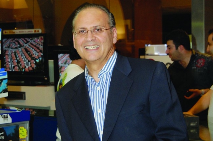CompuMe/i2 has store-in-store presence in eight Carrefour Express so far, says Tchablakian. CompuMe providing in-store expertise for Carrefour Express