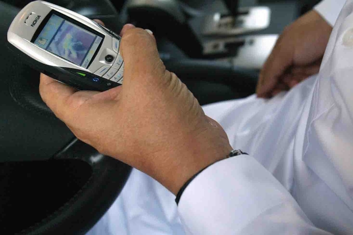 Mobile users in the UAE will have to wait until Q3 to be able to switch operators while keeping the same number. UAE delays mobile number portability