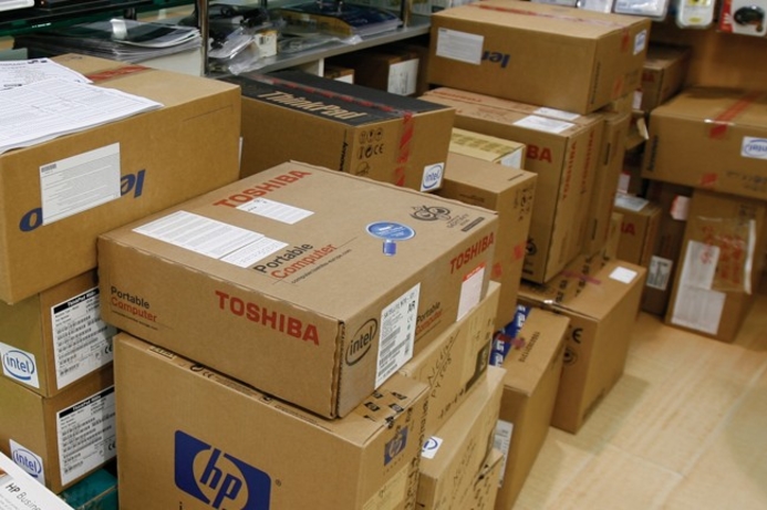 PC shipments are experiencing soft growth year-on-year, while smartphone shipments are booming. Smartphone shipments outstrip PC shipments in Q4