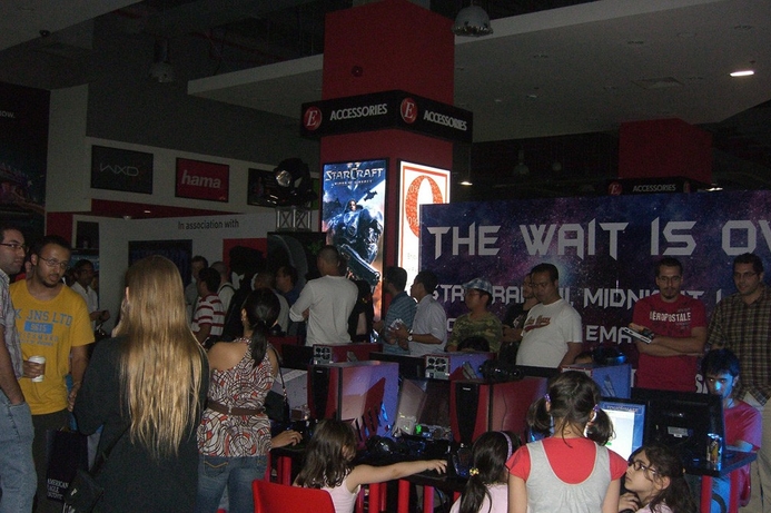 Over 200 people attended Emax's midnight launch. Each buyer was allowed to purchase only one copy of the game. Starcraft II launched in the Middle East